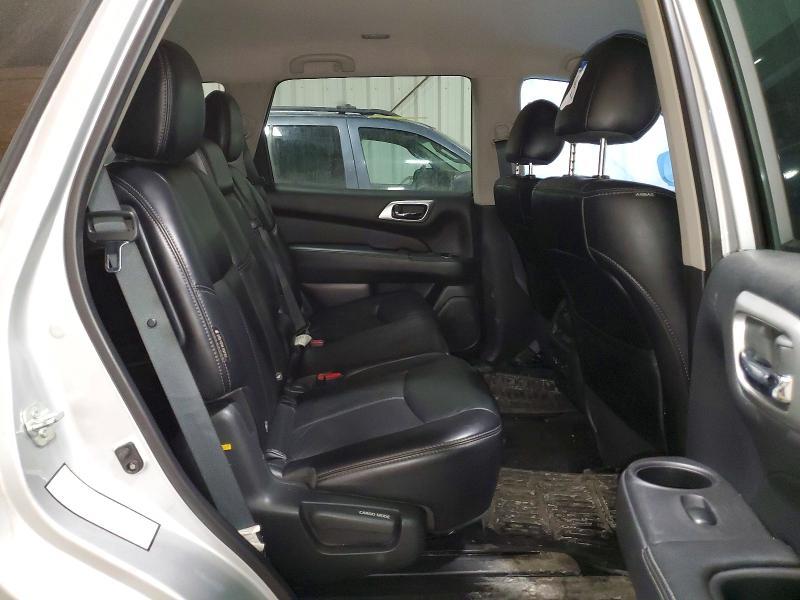 2020 Nissan Pathfinder sl