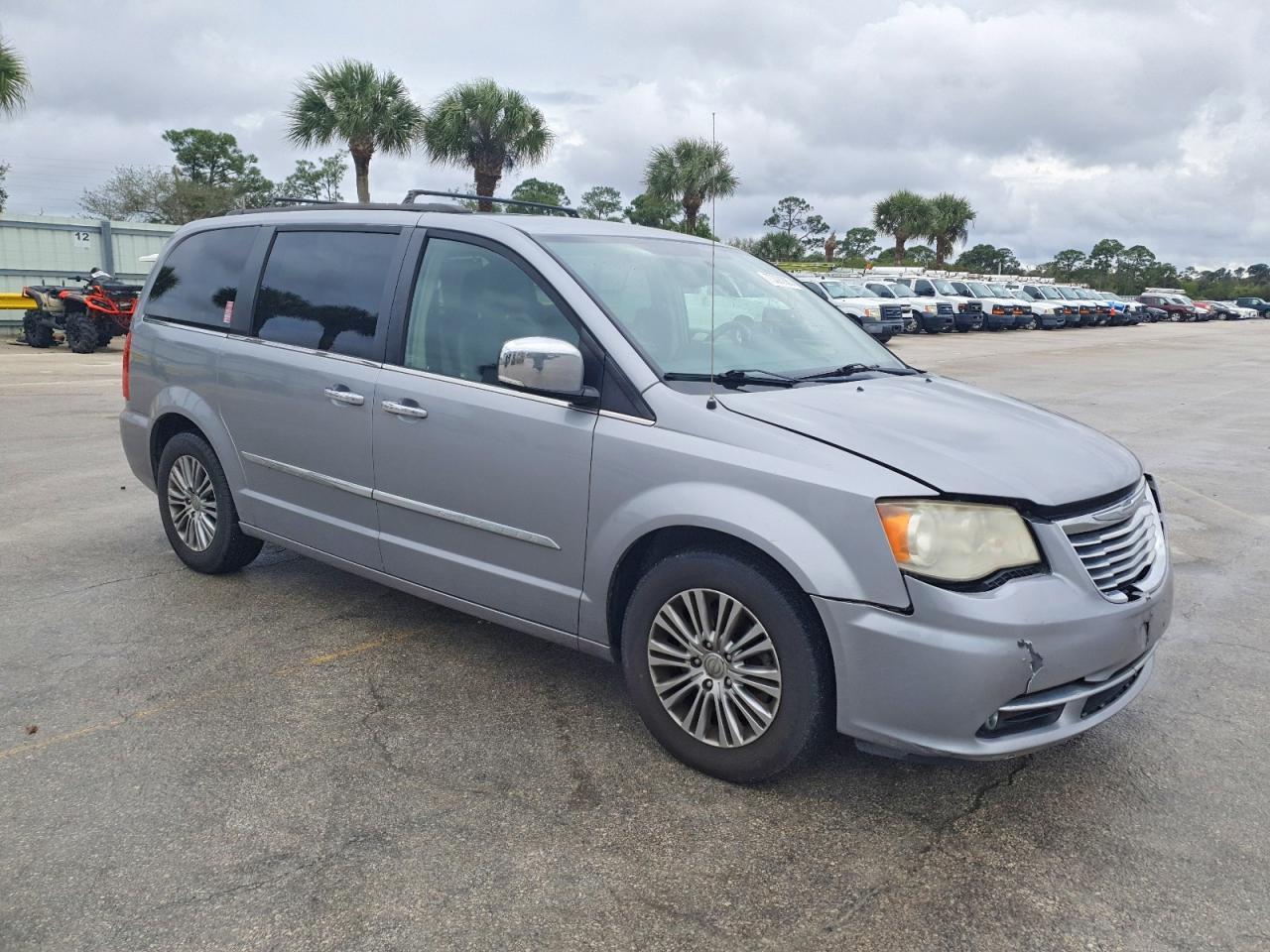 2015 Chrysler Town & Country Touring l