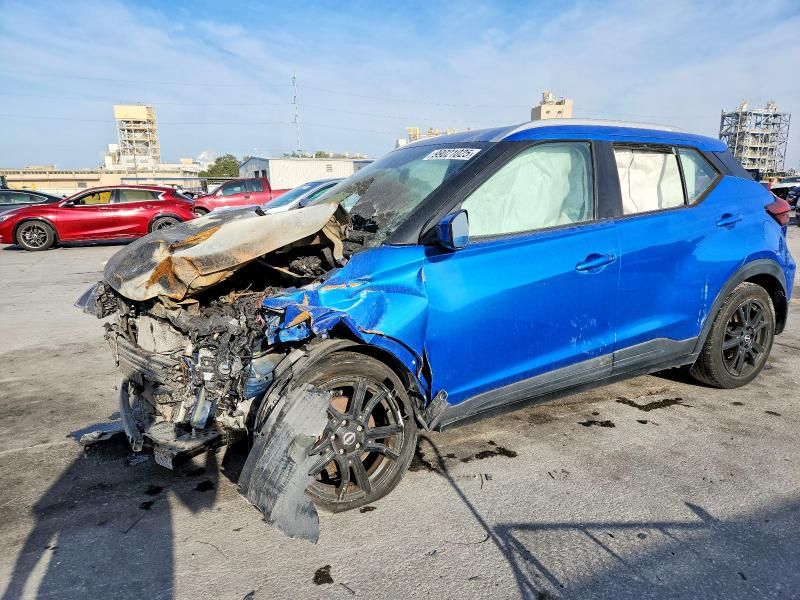 2022 Nissan Kicks sv