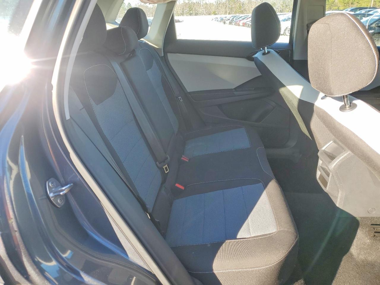 2025 Volkswagen Taos s
