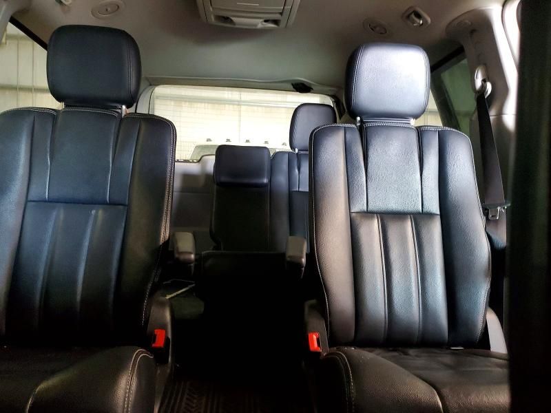 2015 Chrysler Town & Country Touring