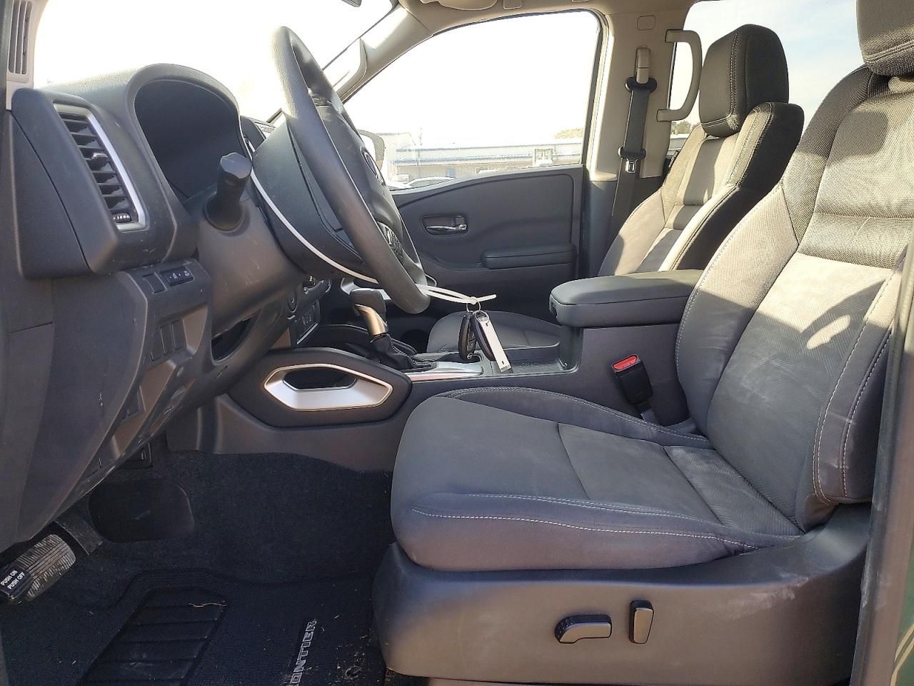 2023 Nissan Frontier s