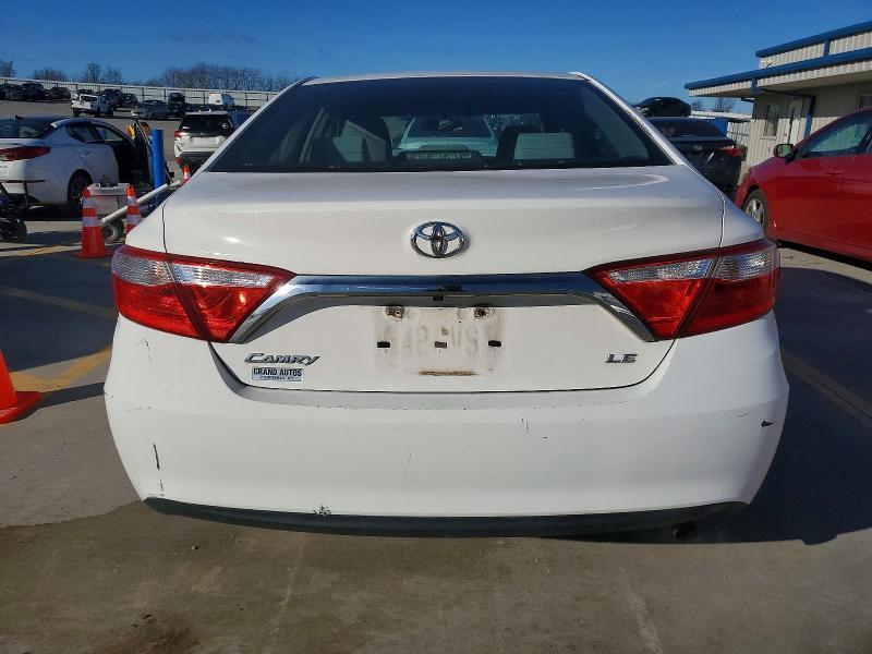 2015 Toyota Camry le