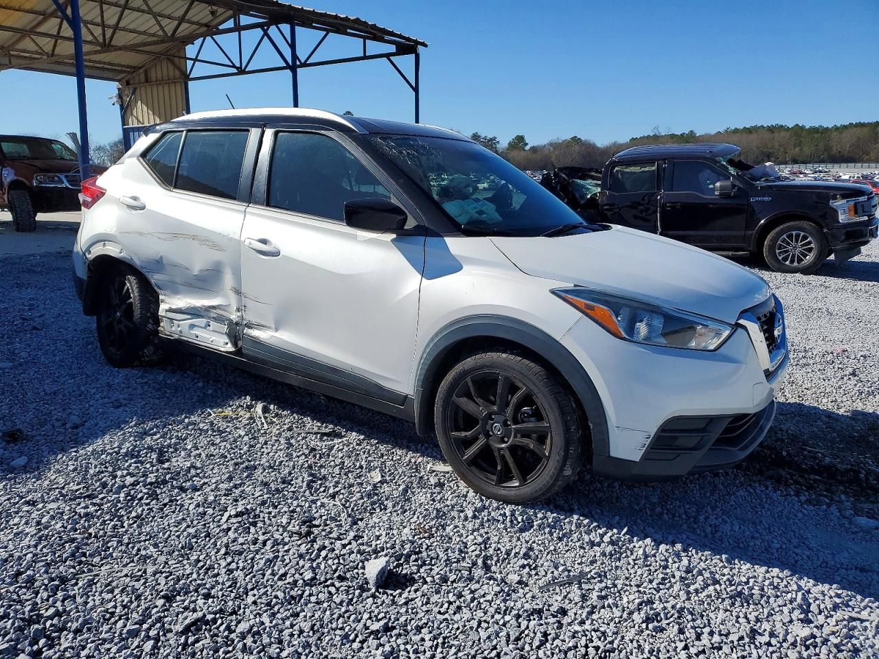 2020 Nissan Kicks sv