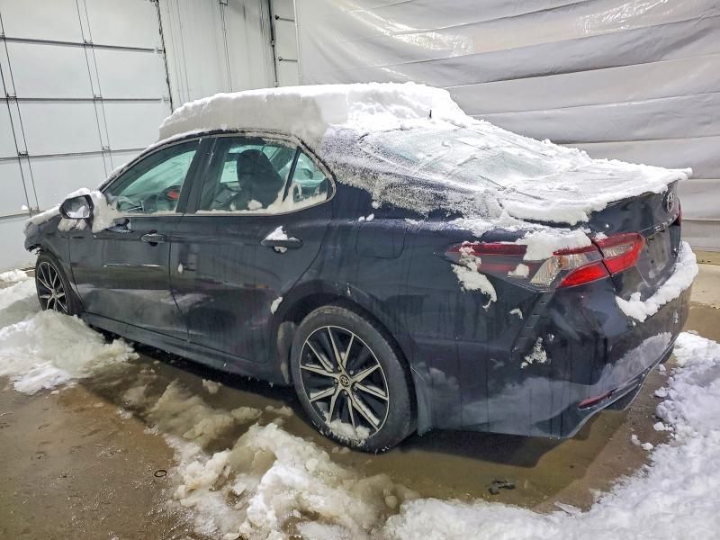 2022 Toyota Camry se