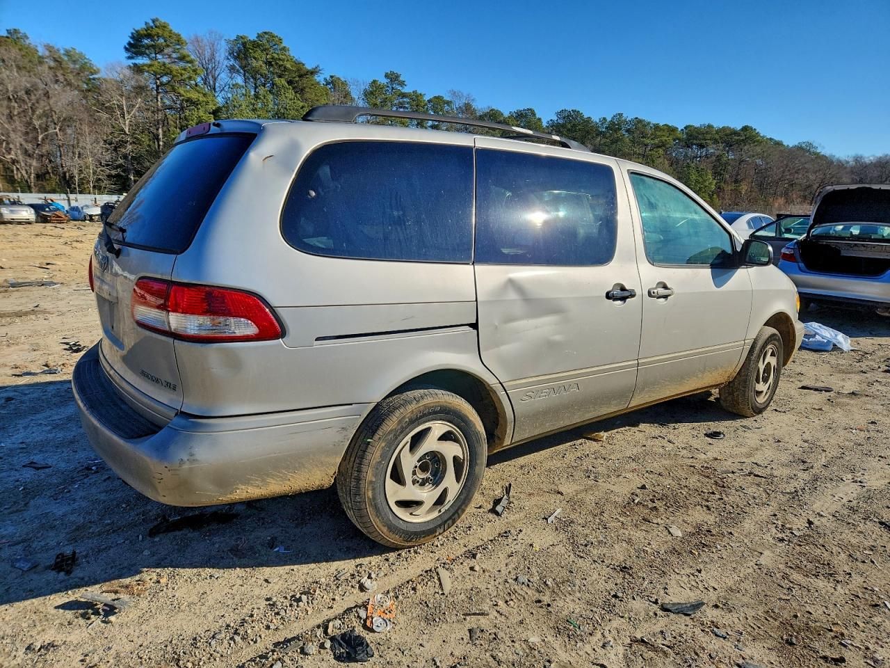 2002 Toyota Sienna le