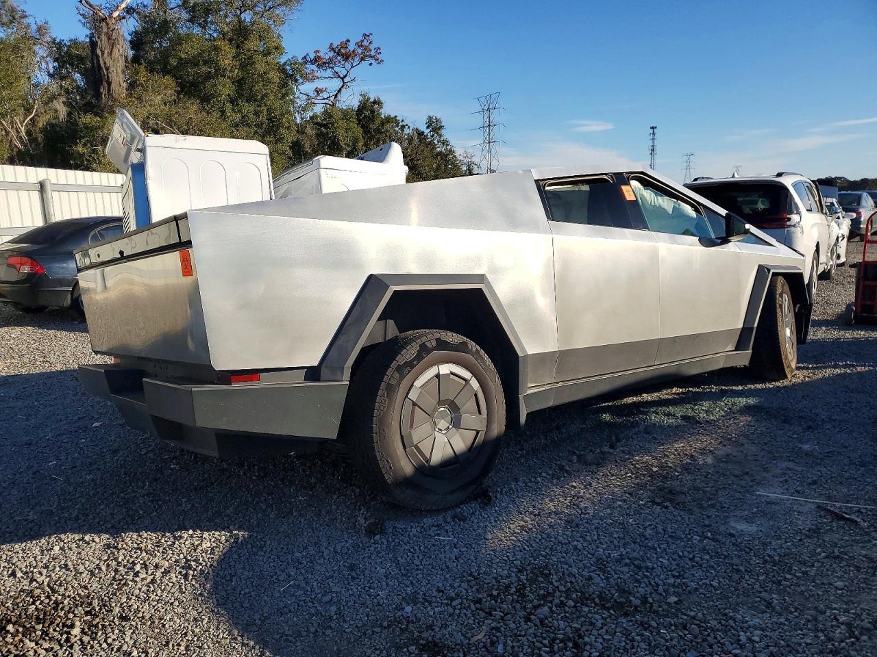 2025 Tesla Cybertruck