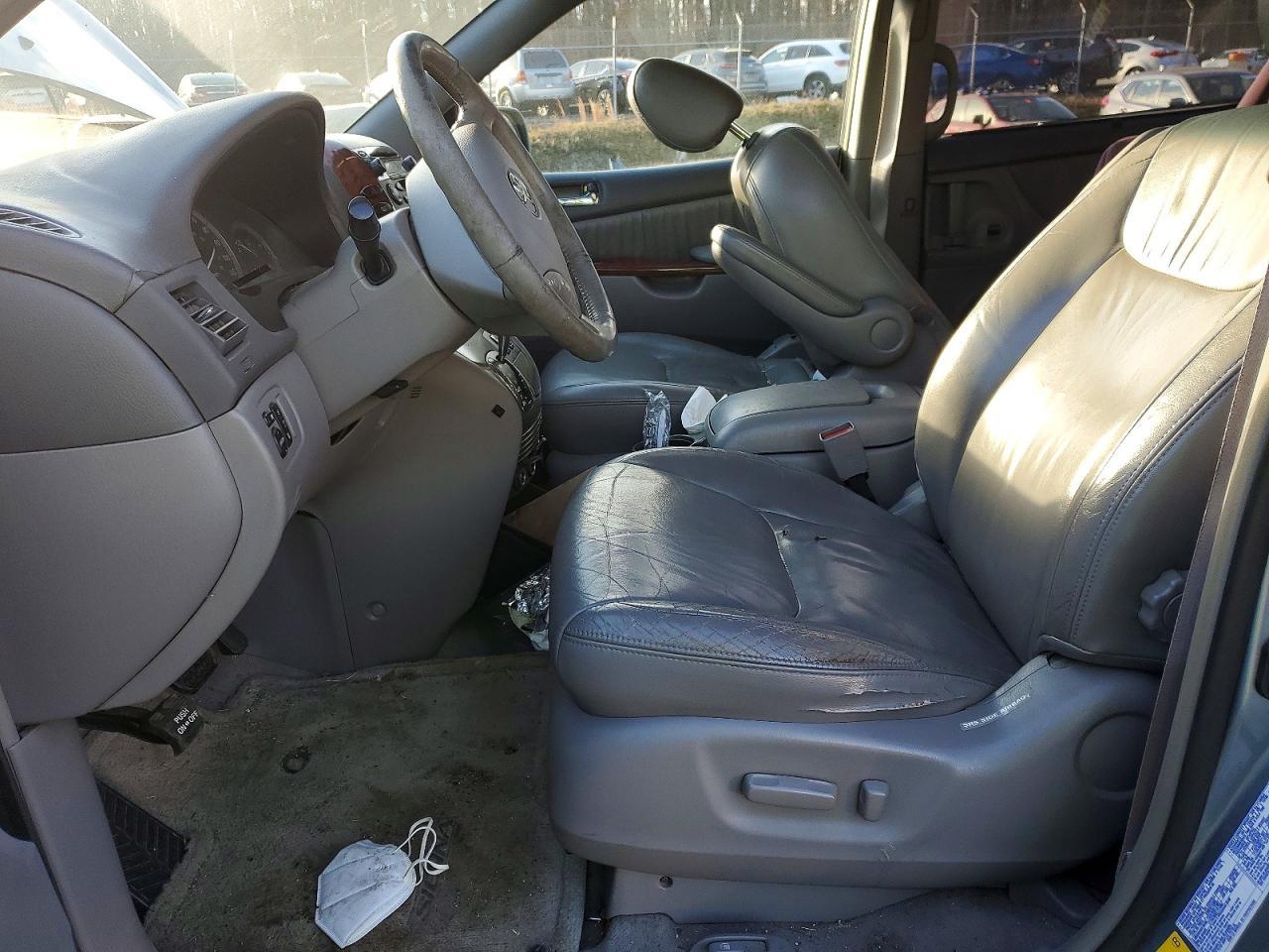 2004 Toyota Sienna xle