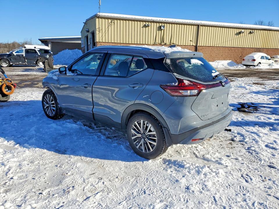 2023 Nissan Kicks sv