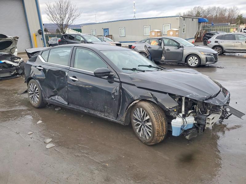 2023 Nissan Altima sv