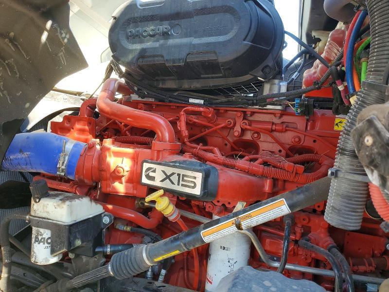 2025 Kenworth T680 Semi Truck