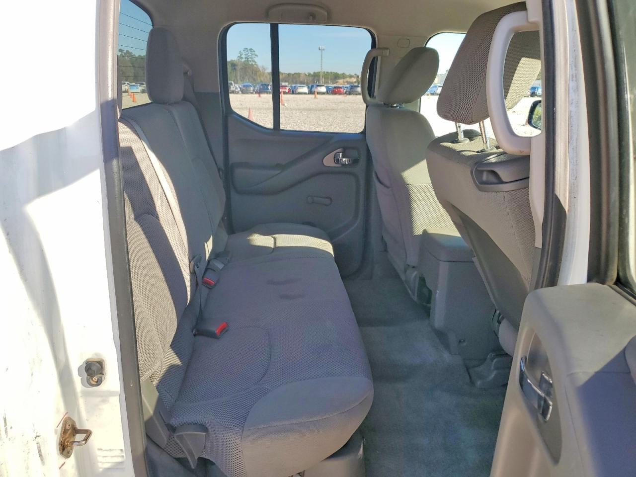 2013 Nissan Frontier s