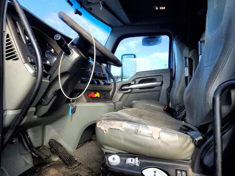 2019 Kenworth Construction T680