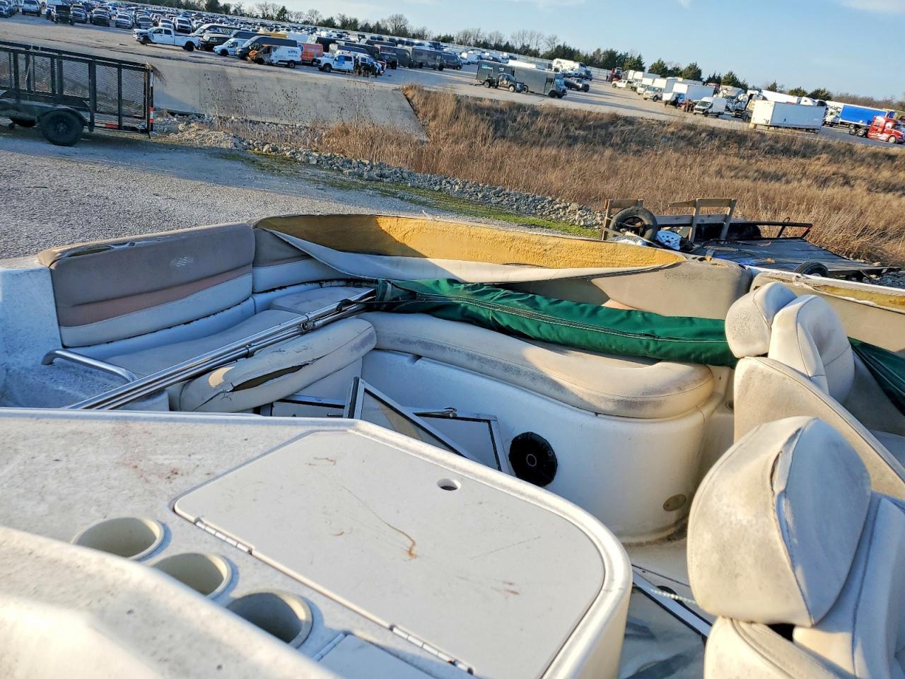 2000 Four Winds Boat