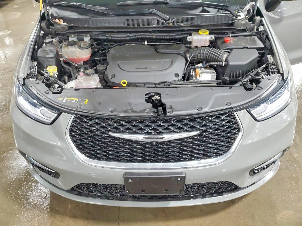 2025 Chrysler Pacifica Hybrid Select