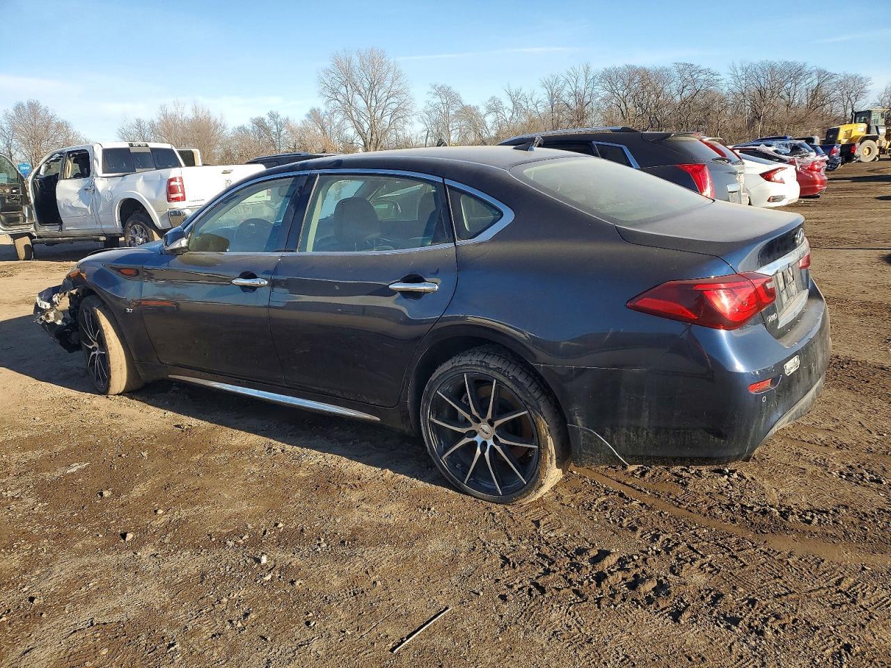 2016 Infiniti Q70 3.7