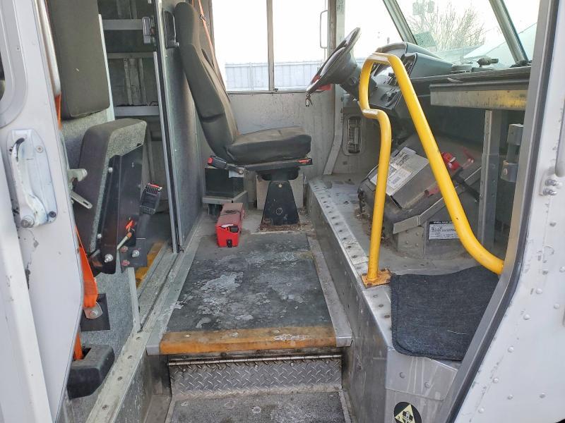 2015 Ford F59 Delivery Truck