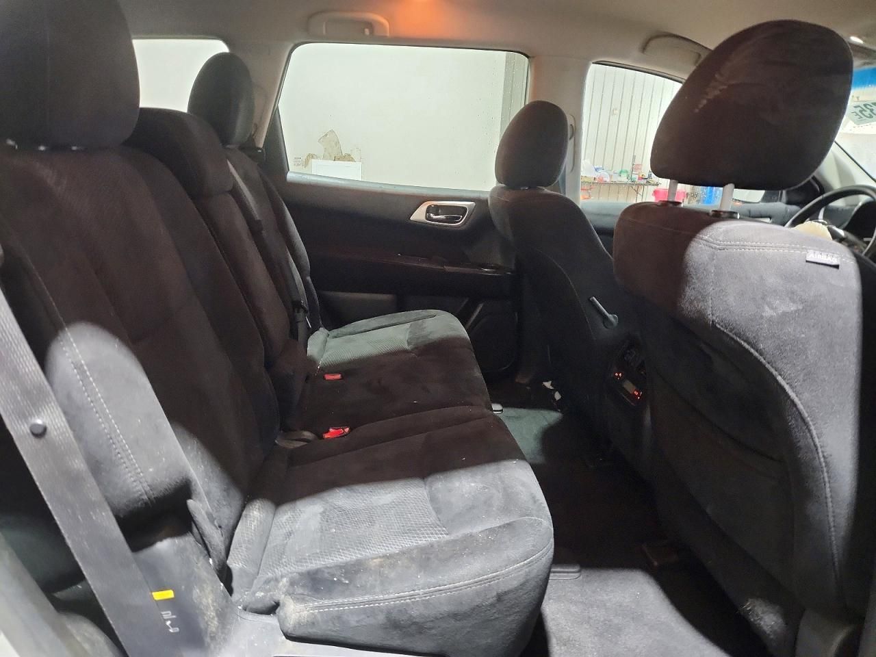 2014 Nissan Pathfinder s