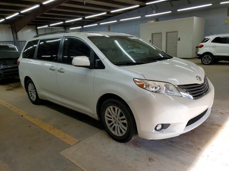 2016 Toyota Sienna xle