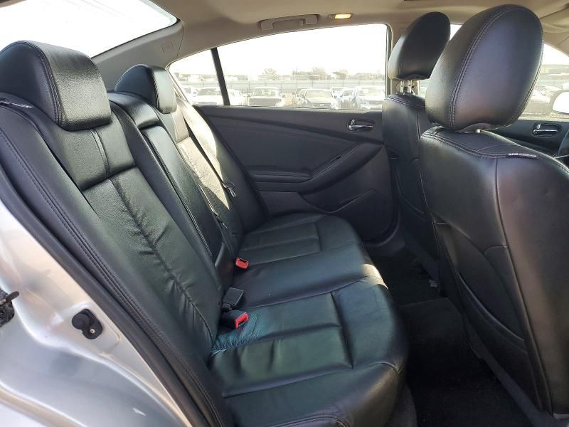 2010 Nissan Altima Base