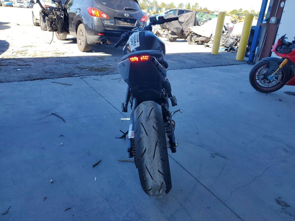 2024 Suzuki GSX800 F