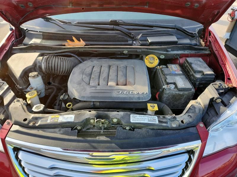 2014 Chrysler Town & Country Touring