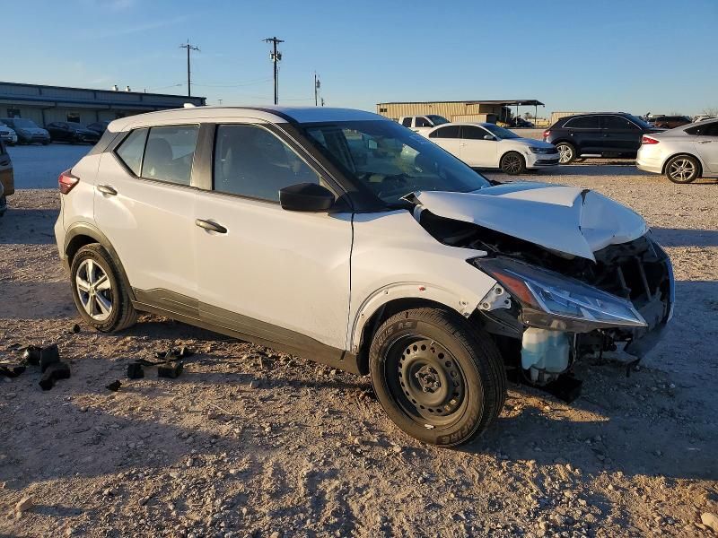 2024 Nissan Kicks s
