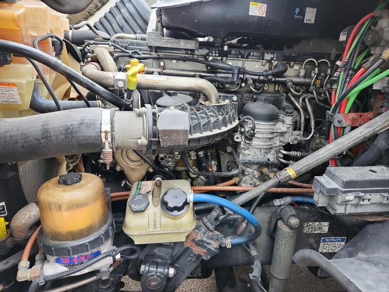 2017 Freightliner Cascadia 125 Semi Truck