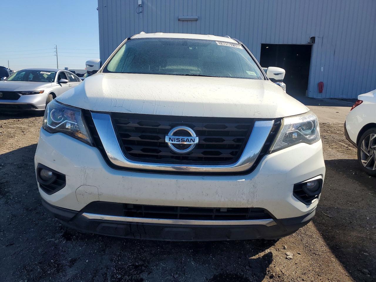 2020 Nissan Pathfinder sl