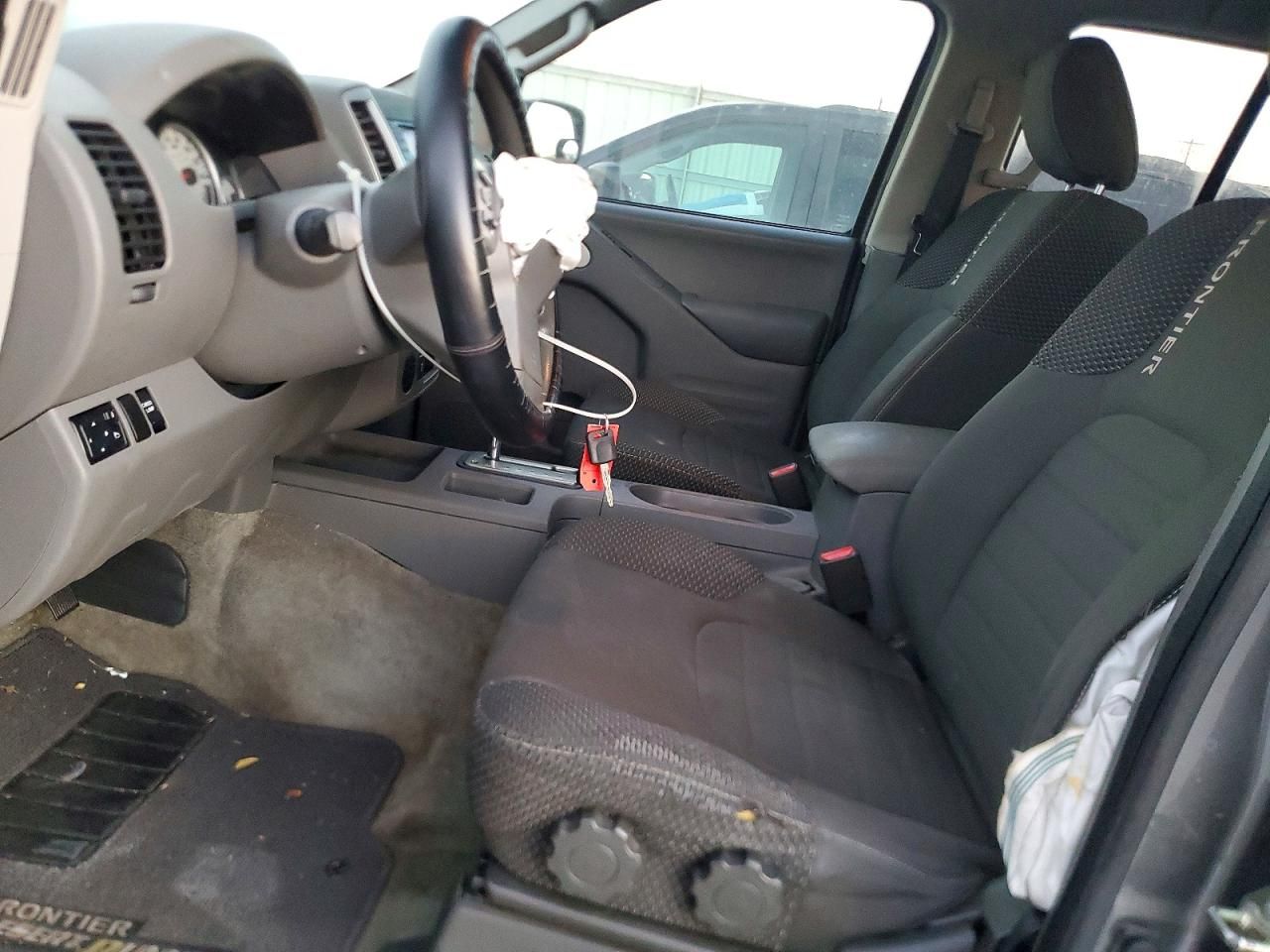 2016 Nissan Frontier s