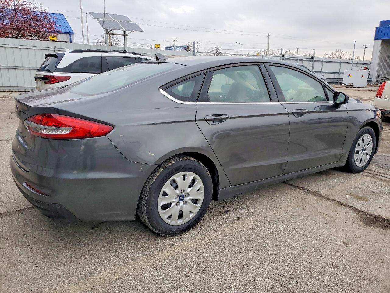 2020 Ford Fusion s