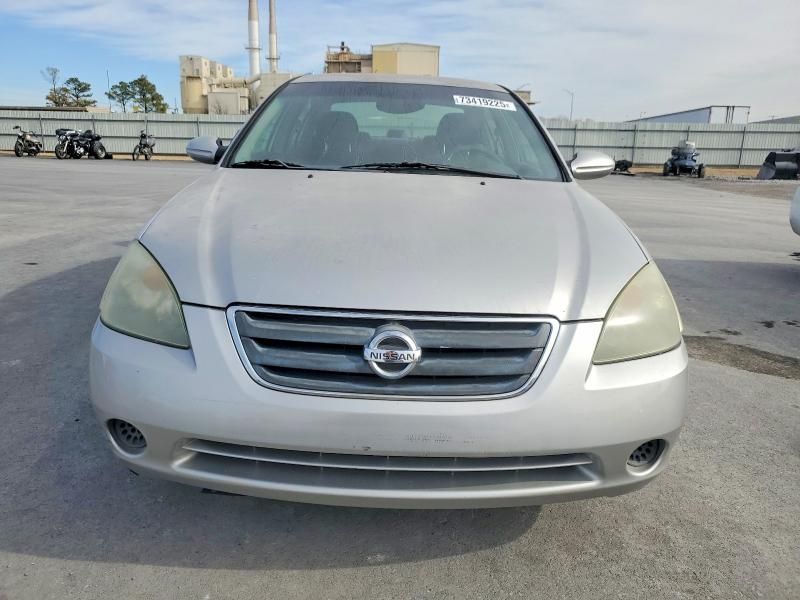 2004 Nissan Altima Base