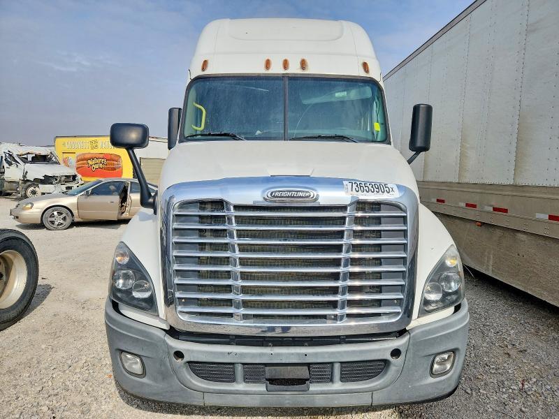 2018 Freightliner Cascadia 125 Semi Truck