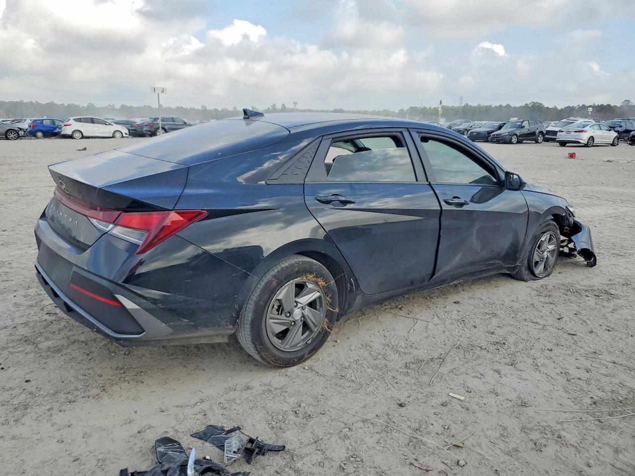 2025 Hyundai Elantra se