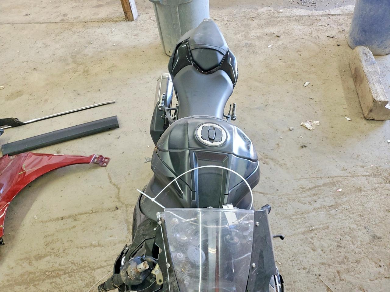 2025 Kawasaki ZX1002 M