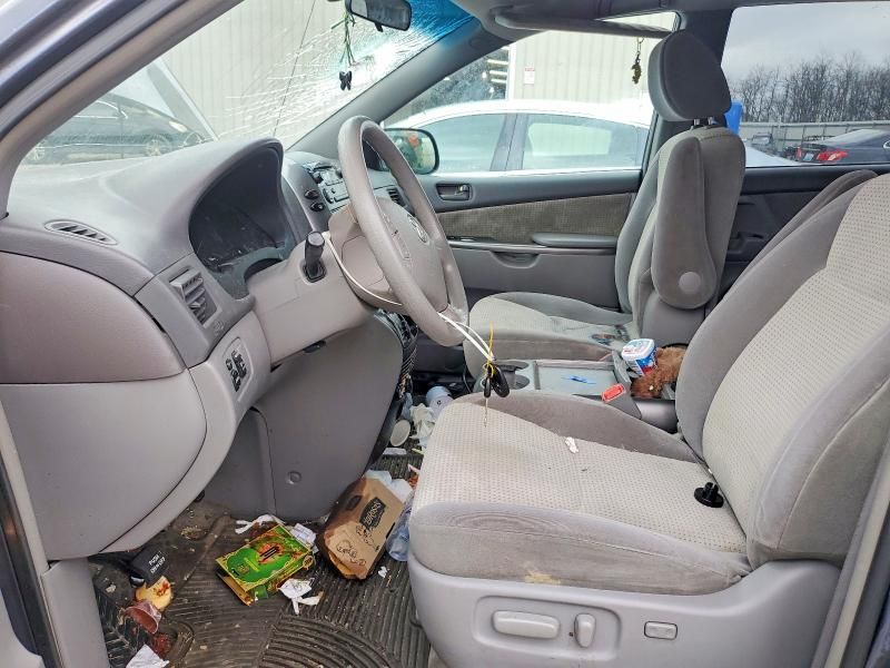 2009 Toyota Sienna ce