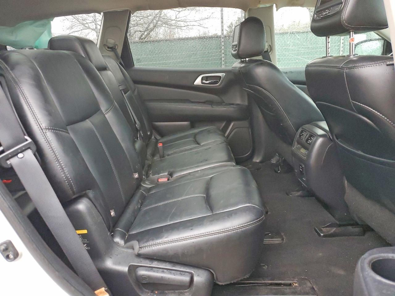 2015 Nissan Pathfinder s