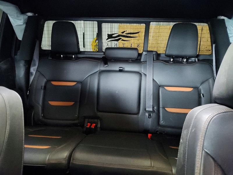 2022 GMC Sierra Limited K1500 AT4