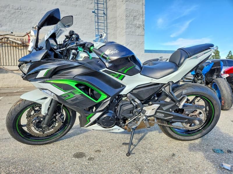 2022 Kawasaki EX650 N