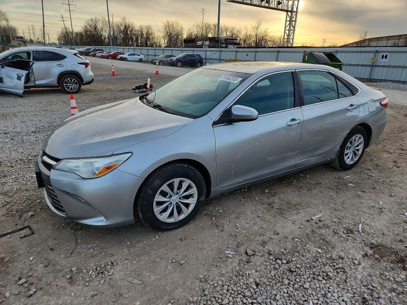 2016 Toyota Camry le