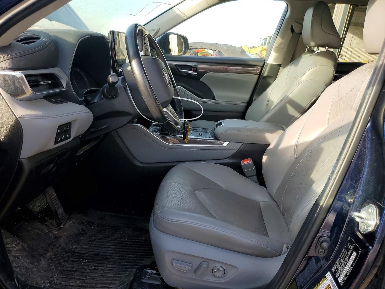 2021 Toyota Highlander Hybrid Platinum