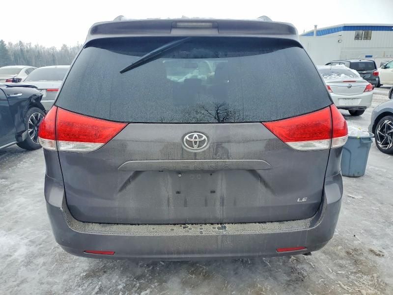 2011 Toyota Sienna le
