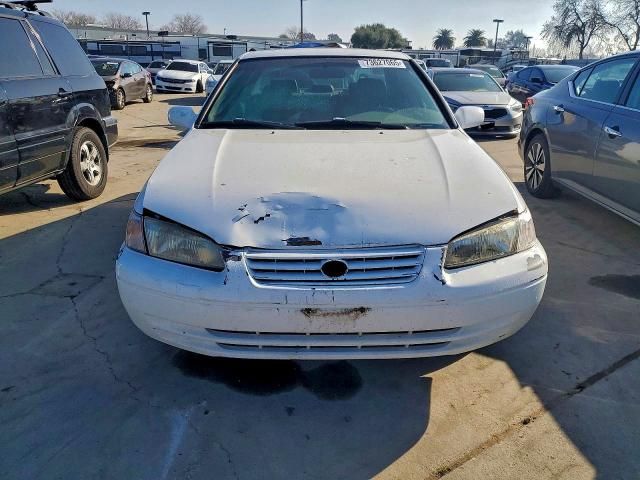 1999 Toyota Camry le