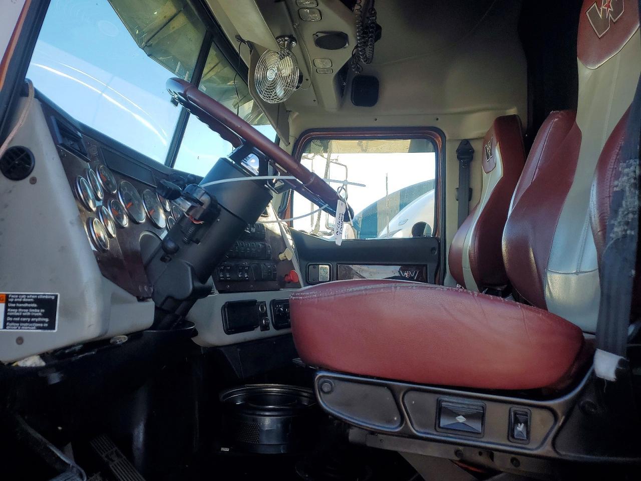 2014 Western Star 4900 Semi Truck