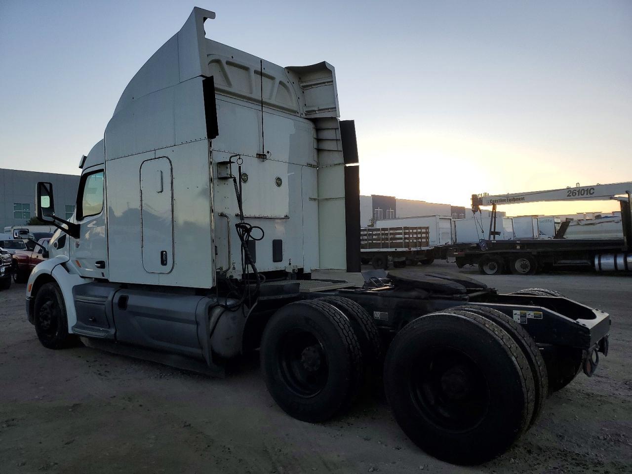 2018 Peterbilt 579 Semi Truck