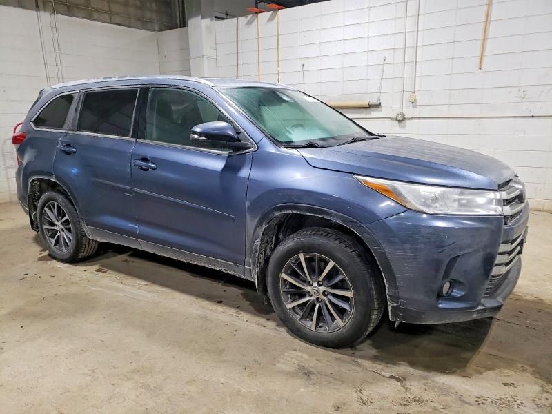 2017 Toyota Highlander se