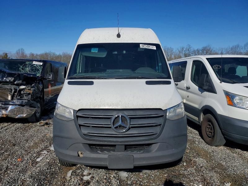 2022 Mercedes-Benz Sprinter 2500