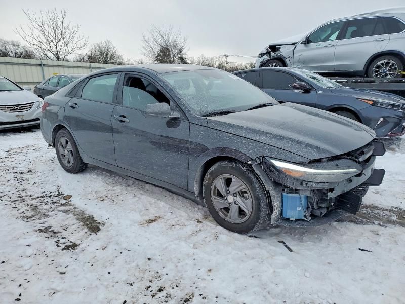 2024 Hyundai Elantra se