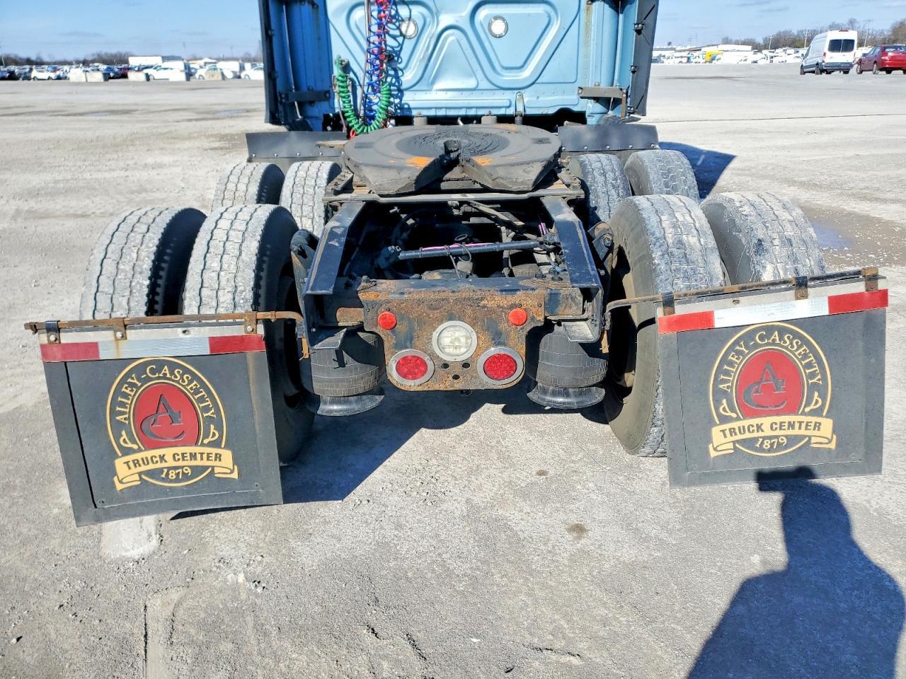 2019 Freightliner Cascadia 126 Semi Truck