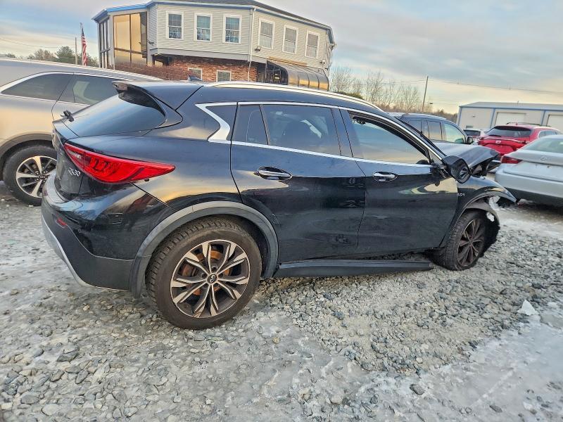 2017 Infinity Qx30 Premium